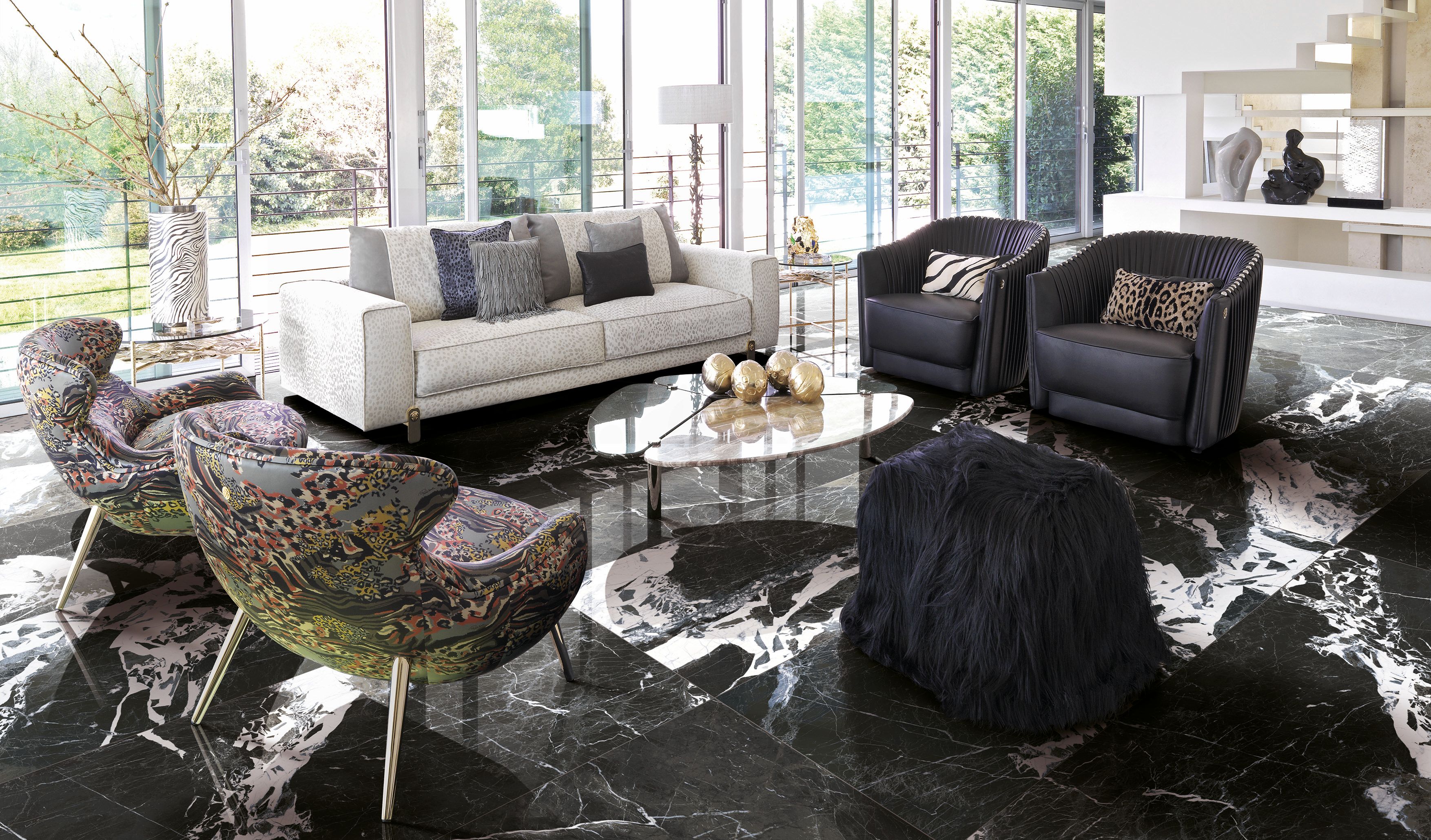 ROBERTO CAVALLI Lush Noir Antigue Lux 119*119 см в интерьере